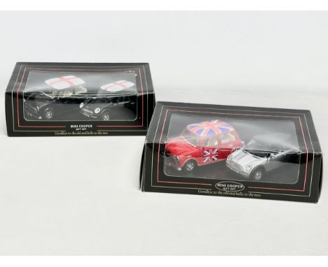 2 boxes of Mini Cooper Gift Set model cars. 22x15x7cm 