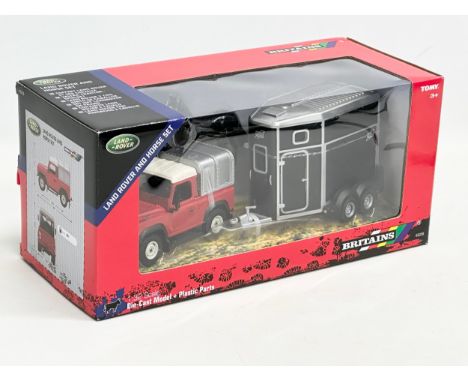 An unused Britains Land Rover and Horse Set in box. Die-Cast Model and Plastic Parts. 30x13x14cm 