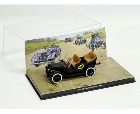 A TM &amp; DC Comics Detective Comics “#219” Batman model in display case. 19x11x7.5cm 