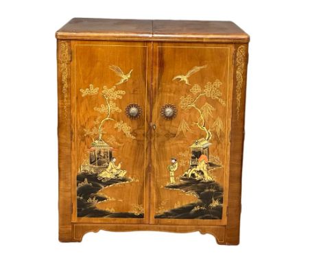 A vintage Chinese style Chinoiserie folding bar with Birdseye Maple top. 182x43.5x104.5cm 