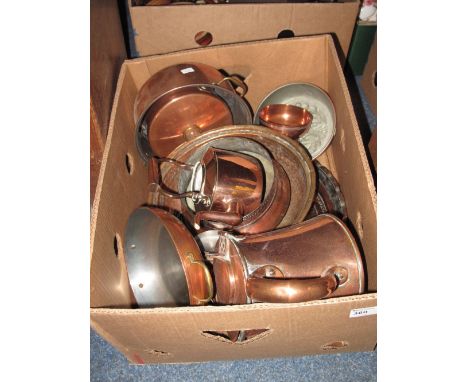 Box of assorted copper items to include kettle, lidded measure, beaten ladle, bowls, tray, pans etc.