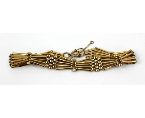 A 9ct gate link bracelet, hallmarked to clasp, approx 10g.