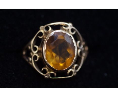9ct Gold Ring set with Citrine - Size O