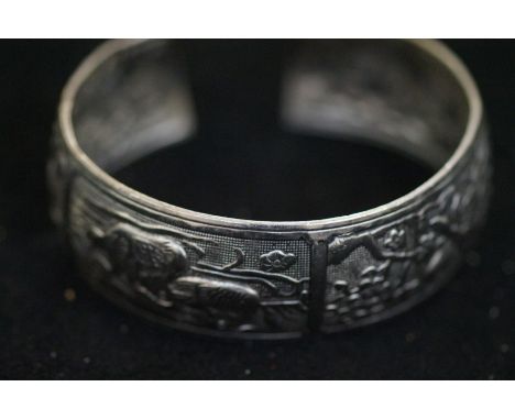 Eastern white metal bangle