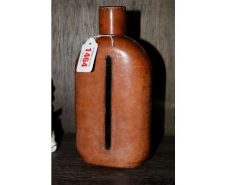 A leather cased glass hip flask, 20cm high. 