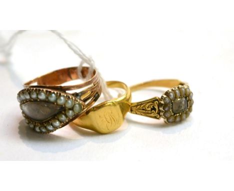 Two mourning rings and a signet ring (3)8.57g gross, size N 1/2, K 1/2 and H