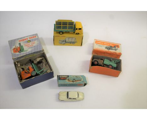 BOXED DINKY TOYS including boxed French Dinky Toy 25 Studebaker Breakdown Truck Dinky Service, boxed Dinky 401 Fork Lift Truc