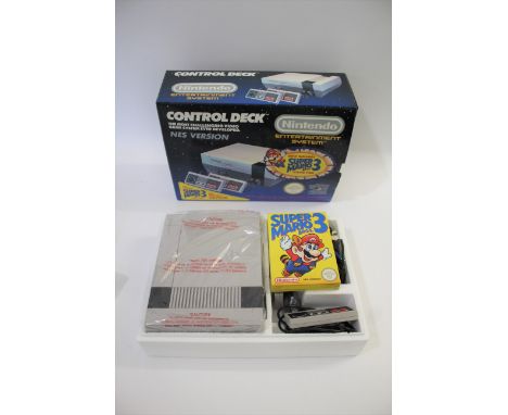 NINTENDO ENTERTAINMENT SYSTEM - VINTAGE VIDEO GAMES an unused and boxed Nintendo Entertainment System NES Version, including 