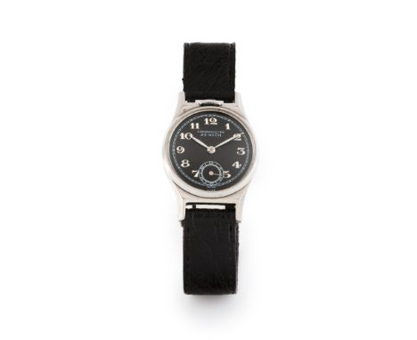 ZenithWinding mechanical movement with serial Nº 2470059. Stainless steel case with ref. Nº 8132225 and crown at 12h. In very