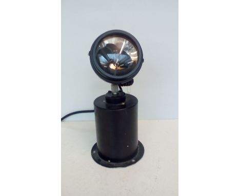 Oscillating spot light, working  