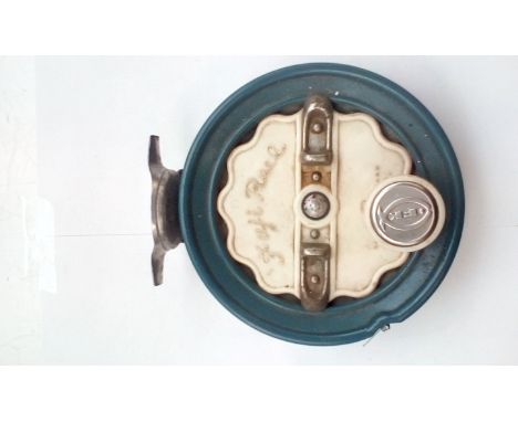 Vintage Fuji fishing reel, diameter 14cm 