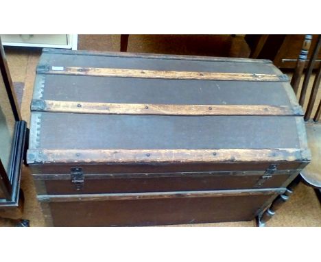 Vintage done top trunk