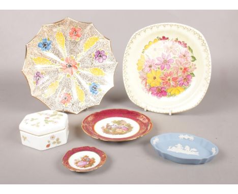 A group of miscellaneous ceramic's. Midwinter stylecraft fashion shape, Wedgwood 'Wild Strawberry' trinket, Wedgwood Blue 'Ja