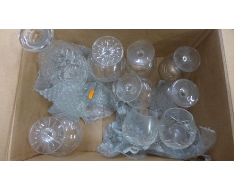 A crystal decanter, a set of six brandy glasses and two larger brandy glasses **PLEASE NOTE THIS LOT IS NOT ELIGIBLE FOR POST