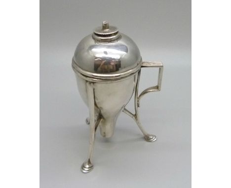 A silver table cigar lighter, Sheffield 1909, 66g 