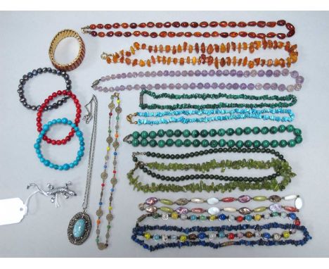 An Assortment of Vintage and Later Jewellery, to include amber coloured beaded necklace, hardstone chip necklaces, harlequin 