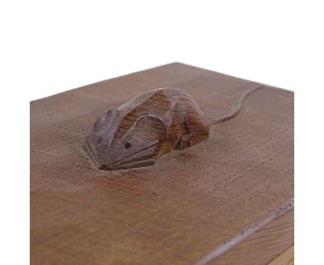 Robert Mouseman Thompson, a rectangular oak box, with relief carved mouse to the lid, mid-20th century, width 18.5cm 