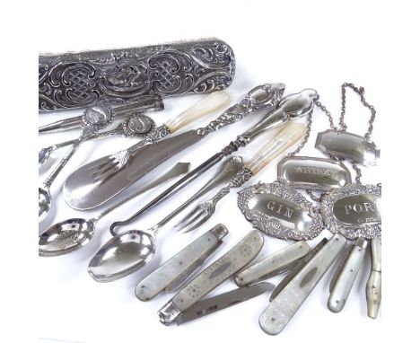 Various silverware, including mother-of-pearl fruit knives, fishing spoons etc 