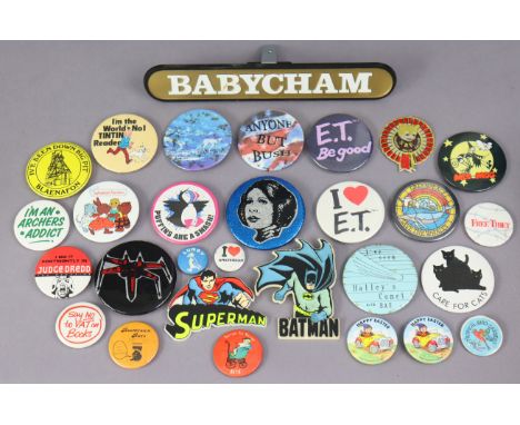 Twenty-eight various vintage pin-badges. 