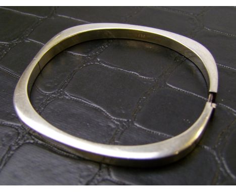 Silver Bangle 11.9 grams: 