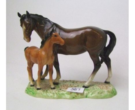 Beswick mare and Foal: on a ceramic base 