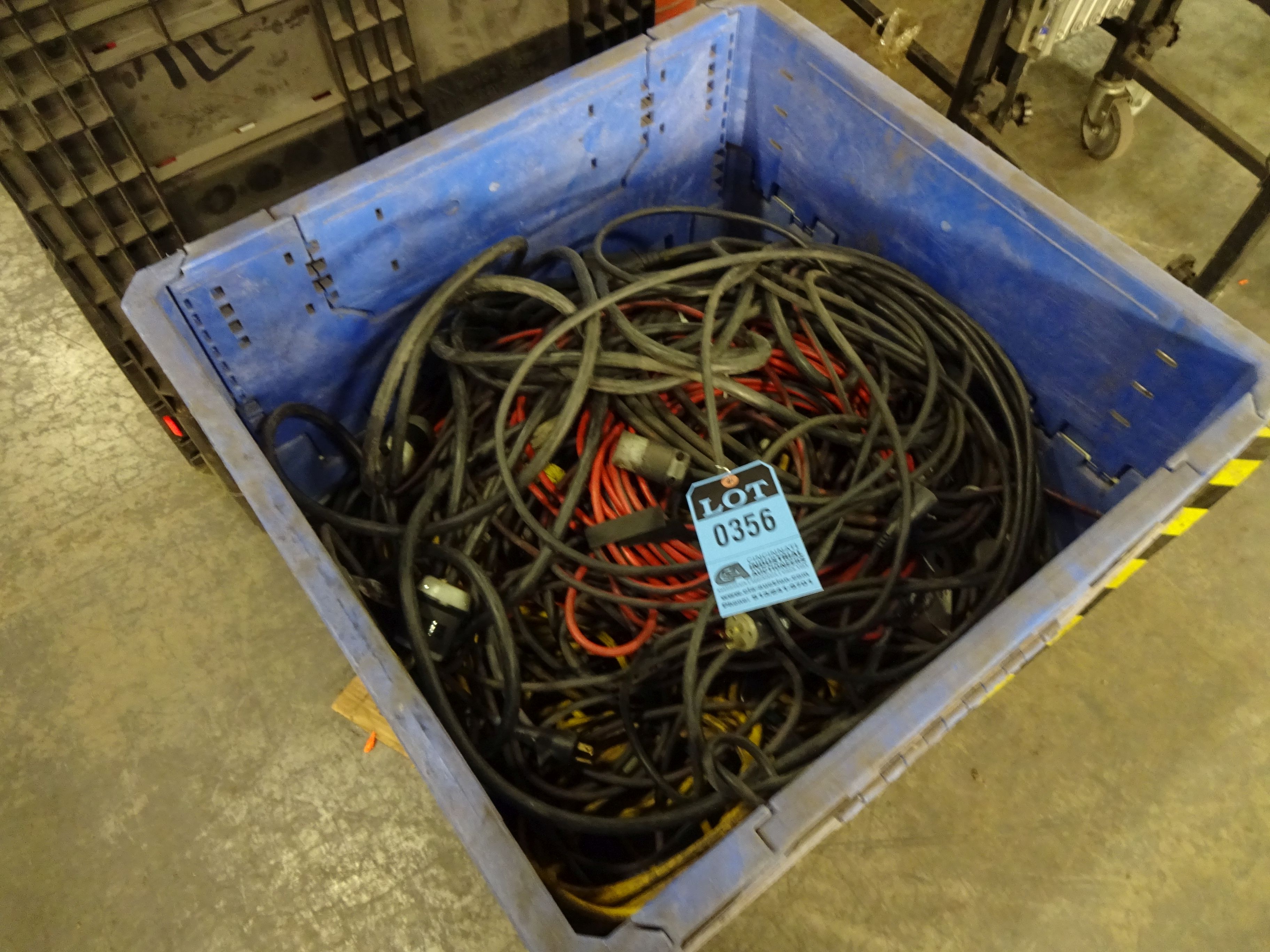(LOT) MISCELLANEOUS ELECTRICAL CORDS