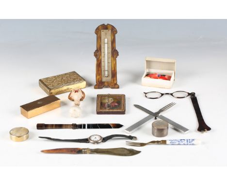 A group of collectors' items, including a small gilt metal rectangular box with crown emblem stamped 'FIRENZE', width 8cm, a 