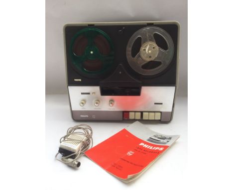 A Philips EL 3548 reel to reel tape recorder. Comes with manual. Shipping category D.