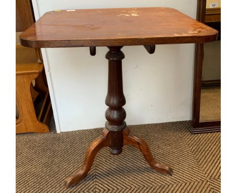 Victorian mahogany tripod tilt top table 