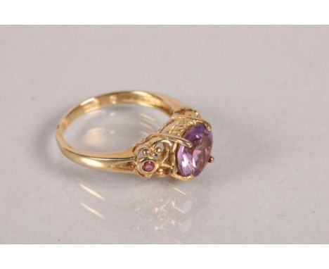 9 carat yellow gold and amethyst set ring; 3.2g 