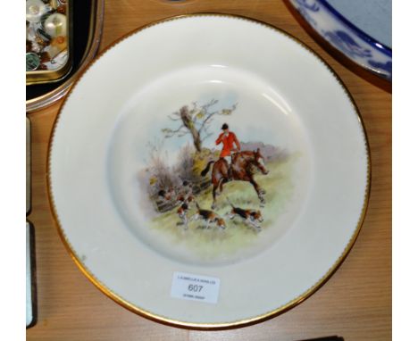 ROYAL WORCESTER FOX HUNTING DESIGN PLATE BY T. IVESTER LLOYD     