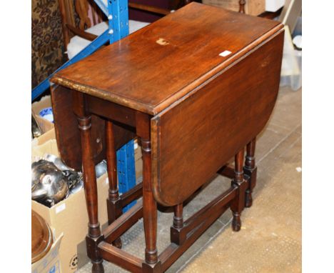 MAHOGANY GATE LEG TABLE     