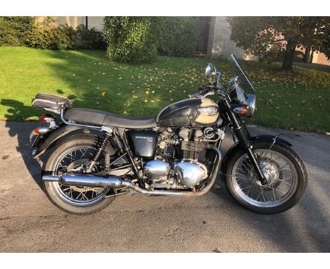 2004 TRIUMPH T100 BONNEVILLE 865CC. REGISTRATION NO. T666 MPH. V5C PRESENT. DATE OF FIRST REGISTRATION: 10/12/2004. VIN SMTTJ