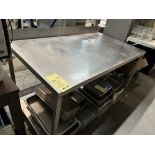 Table de Travail en Acier Inox. avec dos, . 54'' x 30''