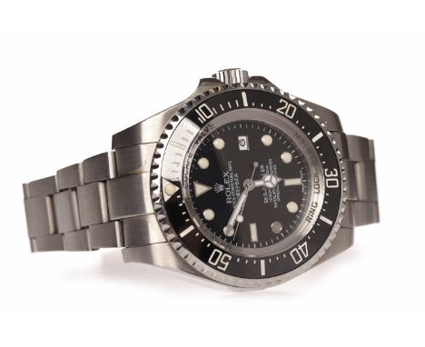 GENTLEMAN'S ROLEX OYSTER PERPETUAL DATE DEEPSEA SEA-DWELLER STAINLESS STEEL AUTOMATIC WRIST WATCHthe round black dial with ap
