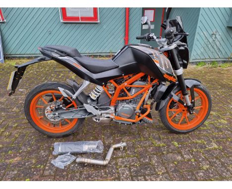 2017 KTM 390 Duke, 373cc. Registration number KR17 LPU. Frame number VBKJGJ402GC291351. Engine number 690245333.The KTM 390 D