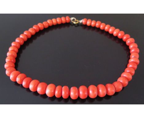 A Large Graduated Coral Bead Necklace, 71 g, 40.5 cm long