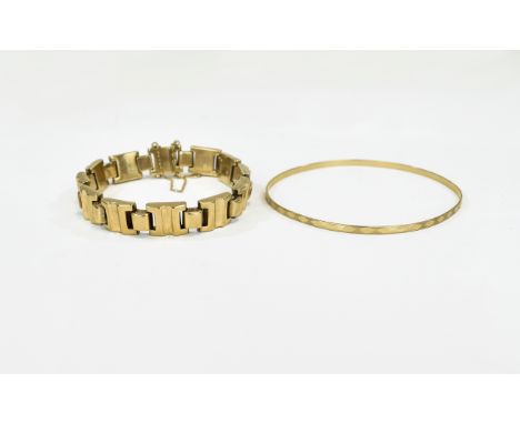 9ct Gold Bracelet, Hollow Fancy Links, Stamped 9ct. Together With A LIght 9ct Gold Bangle. Weight 20 Grams