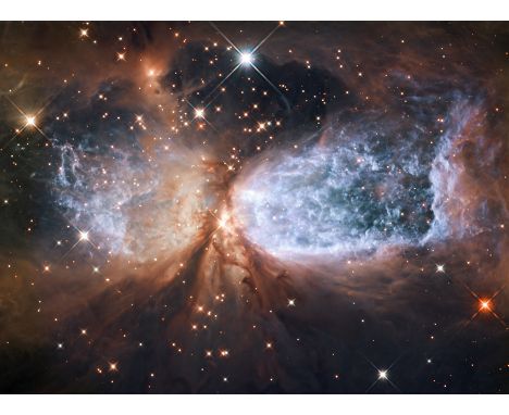 GRAND FORMAT. Nasa. HUBBLE. Magnifique vue d'une région de formation d'étoiles dans la constellation du Cygne. On aperçoit un
