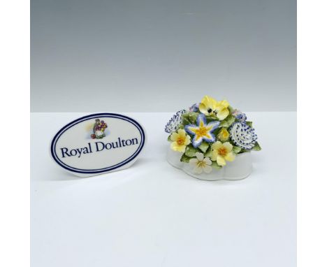 Gorgeous duo of bone China that consists of a dealer plaque specially commissioned for the Site of the Green 1994 in an editi