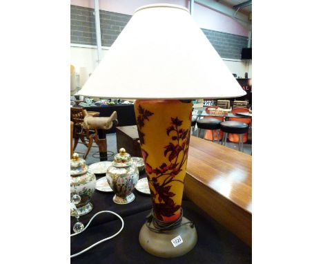 GALLO STLYE LAMP. Large Gallo style table lamp with interior illumination H: 90 cm 