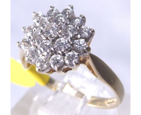 9 CT CLUSTER RING. 9 ct gold cluster ring, size K