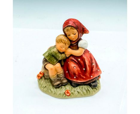 First Issue 2006, hand painted girl and boy napping. Goebel Germany backstamp. Impress mark 401. Issued: 2006Dimensions: 4.75