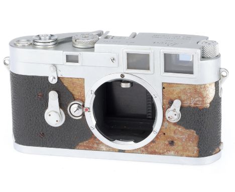 chrome, serial no. 897118, body, P, film advance jammed and shutter not working, missing glass from rear of eye-piece