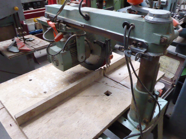 DeWalt radial arm saw on bench 240v (fail safety test)