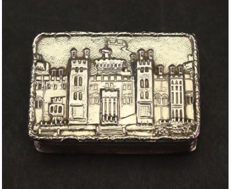 A small reproduction George III style 'castle top' silver snuff box, London 1976, makers mark SJR, with cast hinged cover and