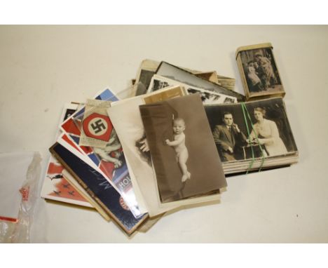 A QUANTITY OF VINTAGE POSTCARDS AND EPHEMERA ETC