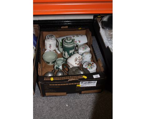 A TRAY OF CERAMICS AND METALWARE TO INCLUDE A DUDSON BROS THREE PIECE TEA SERVICE ETC