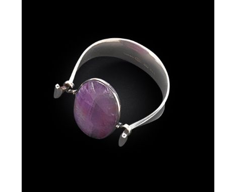 § VIVIANNA TORUN BÜLOW-HÜBE (SWEDISH 1927-2004) FOR GEORG JENSEN BRACELET inset amethyst stone, model number '203', marked wi