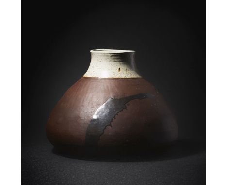 § JANET LEACH (AMERICAN 1918-1997) AT LEACH POTTERY VESSEL impressed artist's and pottery seals, with black splashes(30.5cm h
